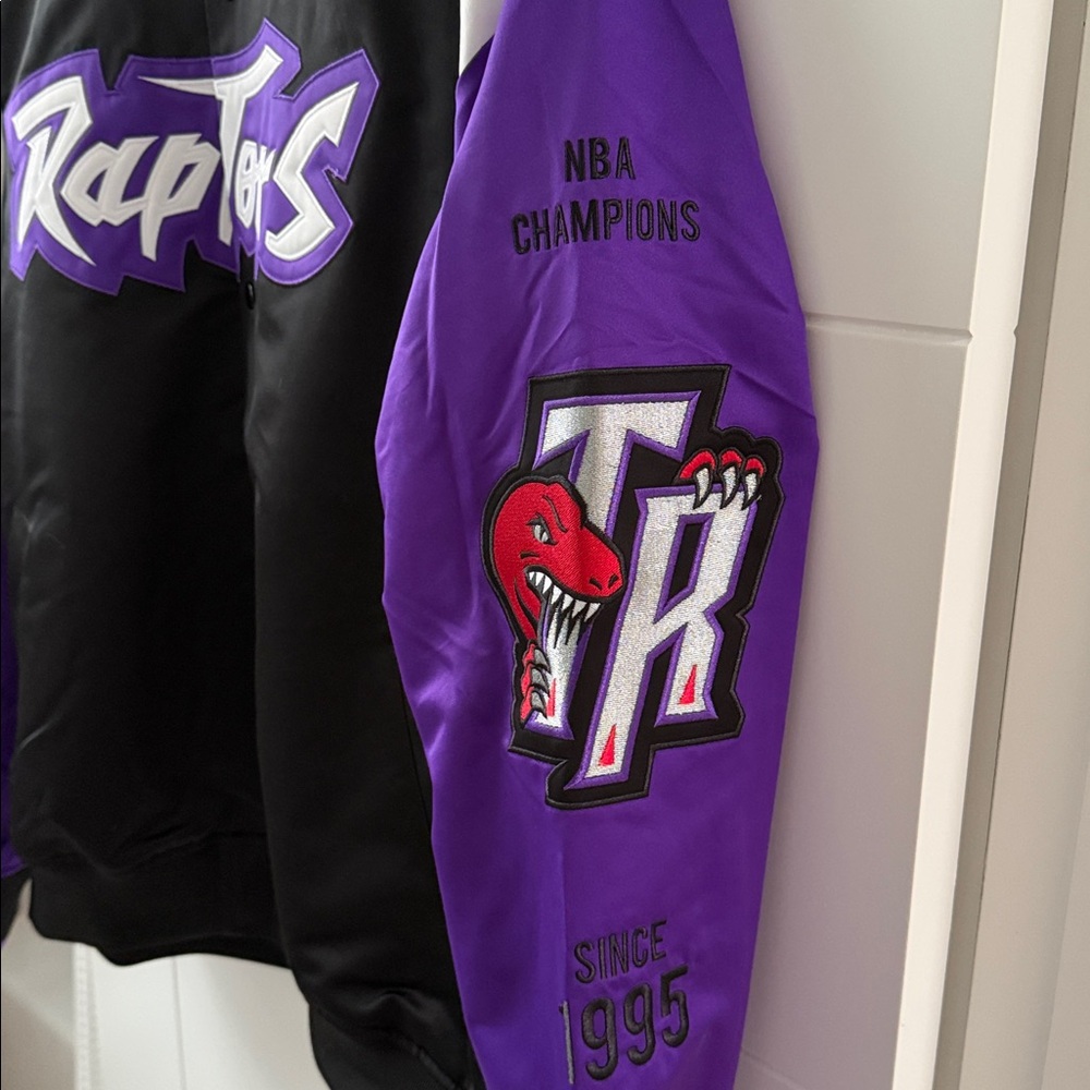 Mitchell & Ness Bomber Jacket - Picture 5 of 15